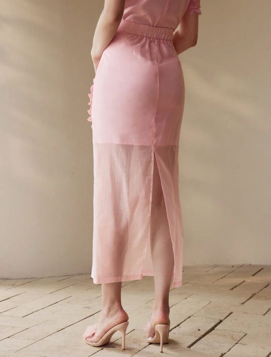 Floral Embroidery Split Hem Skirt