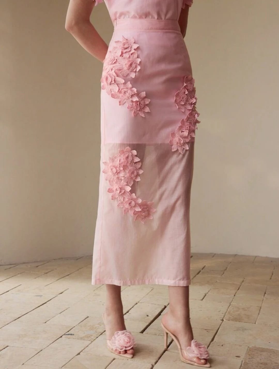 Floral Embroidery Split Hem Skirt