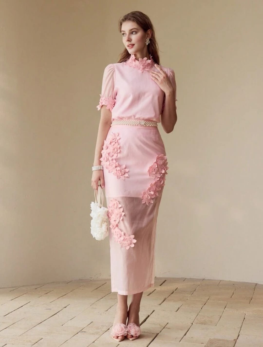Floral Embroidery Split Hem Skirt